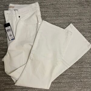 NWT BCBG MAXAZRIA Optic White High Rise Straight Jeans - 29